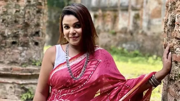 সৎমায়ের মামলায় মেহের আফরোজ শাওনের বিরুদ্ধে গ্রেফতারি পরোয়ানা
