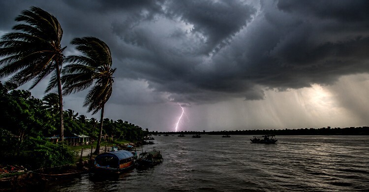 দেশের ১০ অঞ্চলে ঝোড়ো হাওয়াসহ বজ্রবৃষ্টির আভাস